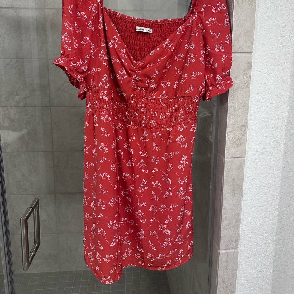 Abercrombie & Fitch Red and White Puff Sleeve Dress